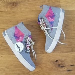 NWT! Inkkas high top suede gym shoe sneakers